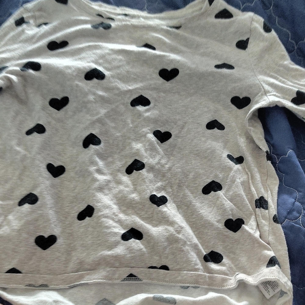 Old Navy Gray Long Sleeve with Black Hearts